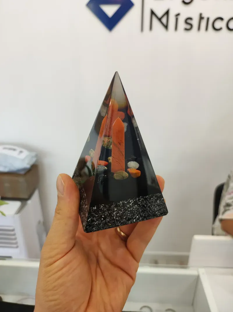 Pirâmide Orgonite Núbia 2 Artesanal