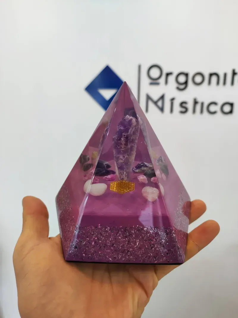 Pirâmide Orgonite Pentagonal Artesanal 3